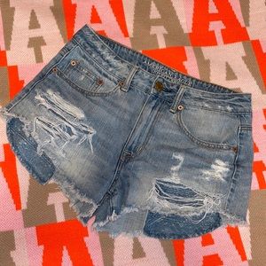 American Eagle High Rise Festival Short - Size 6